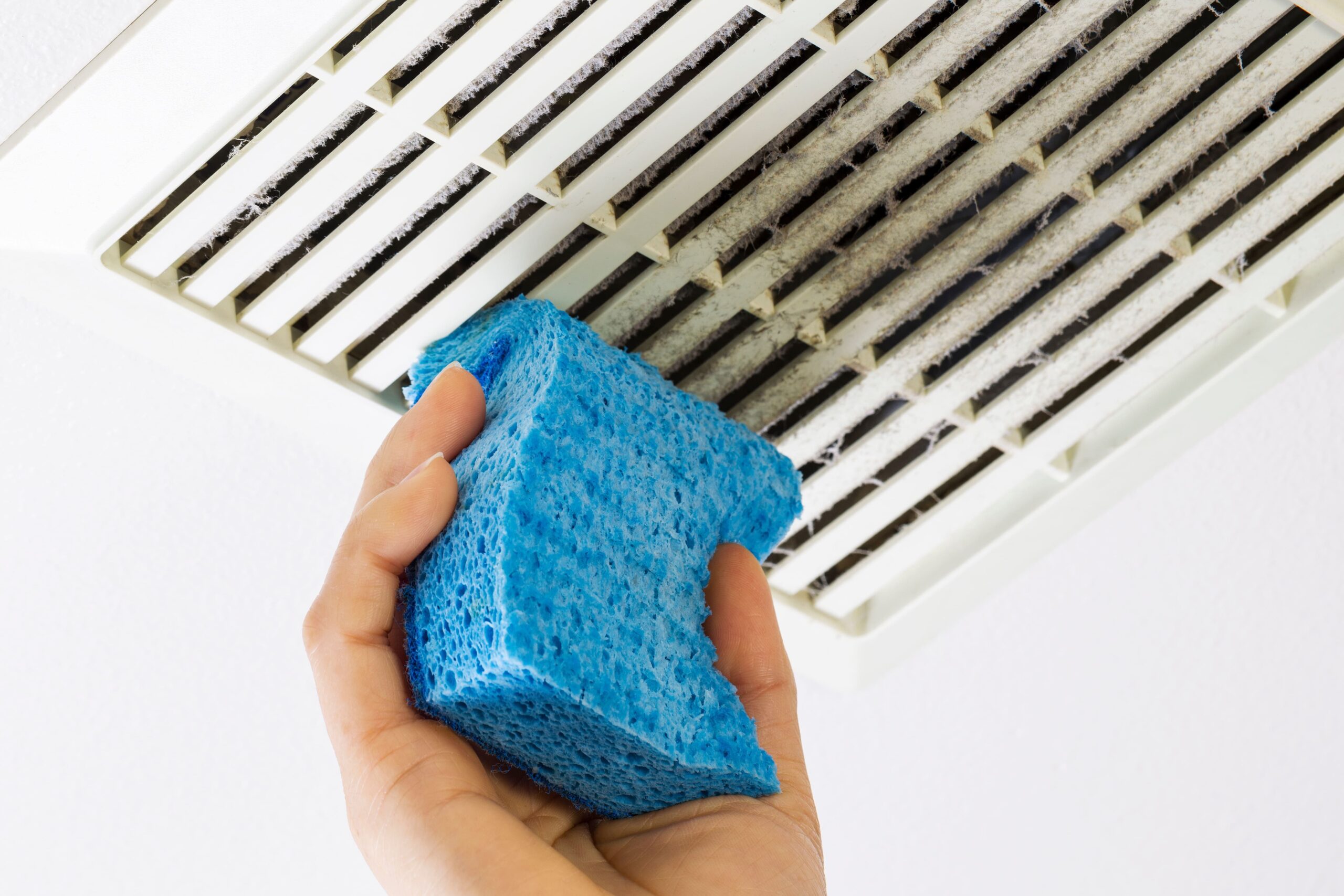 Comment réaliser un nettoyage de ventilateur de salle de bain efficace ?